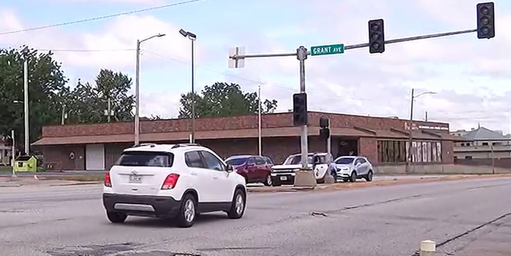 Ozarks traffic officials share tips during National Teen Driver Safety Week