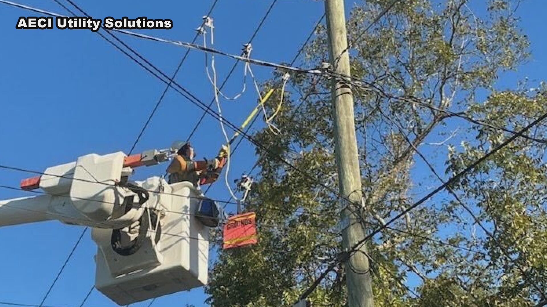 Arkansas Electric Cooperatives Dispatch Crews for Storm Restoration Aid