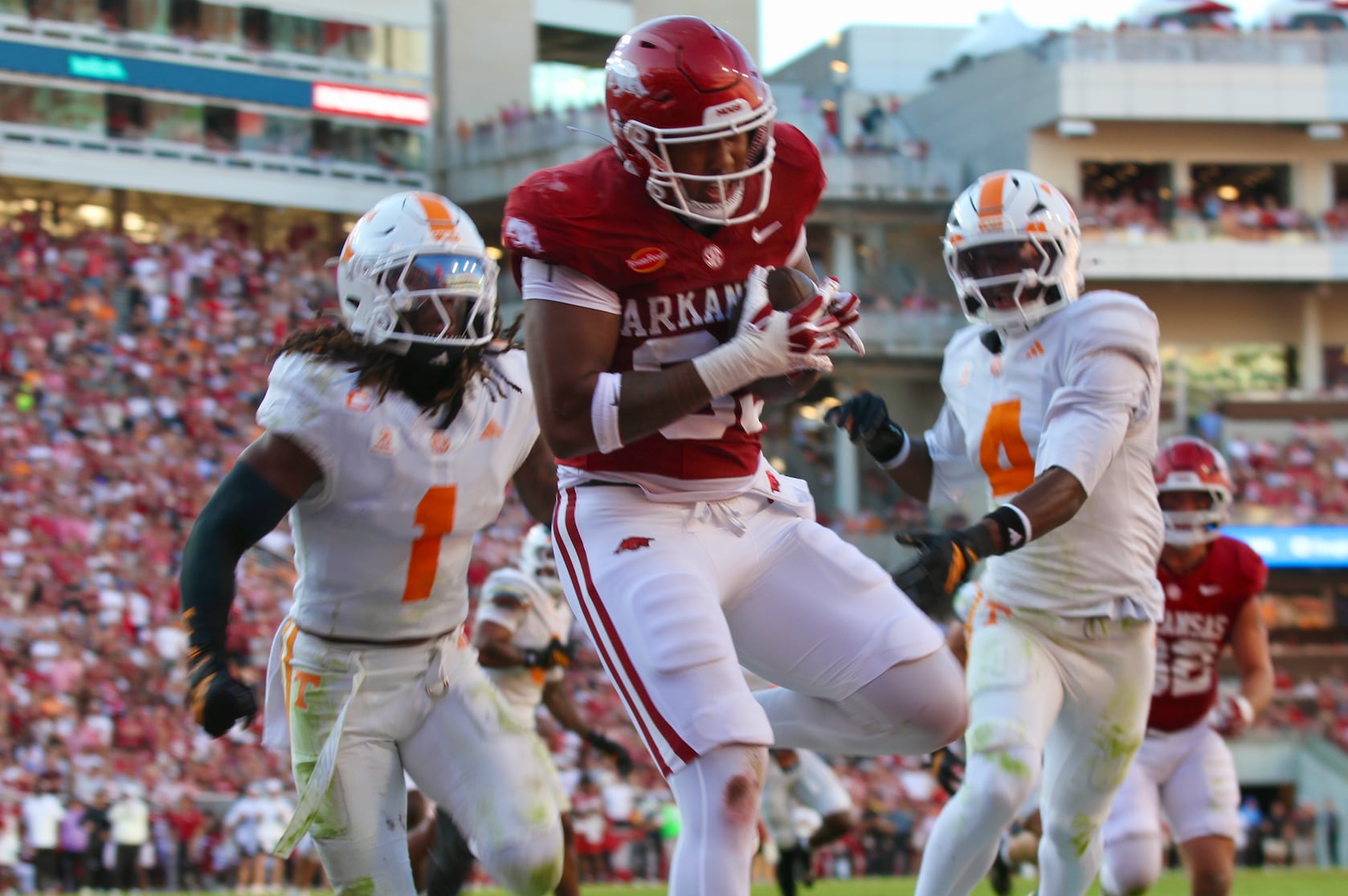 No. 15 Tennessee Mounts Fourth-Quarter Rally to Secure 24-17 Victory Over Arkansas