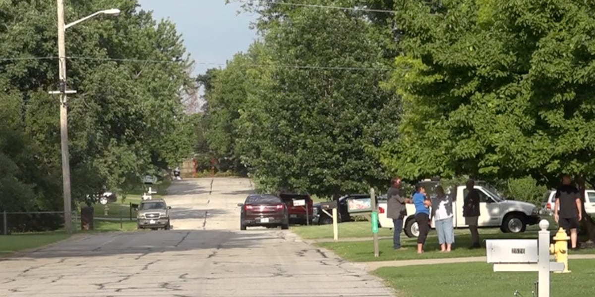 Elderly man hospitalized after near drowning at southwest Springfield home