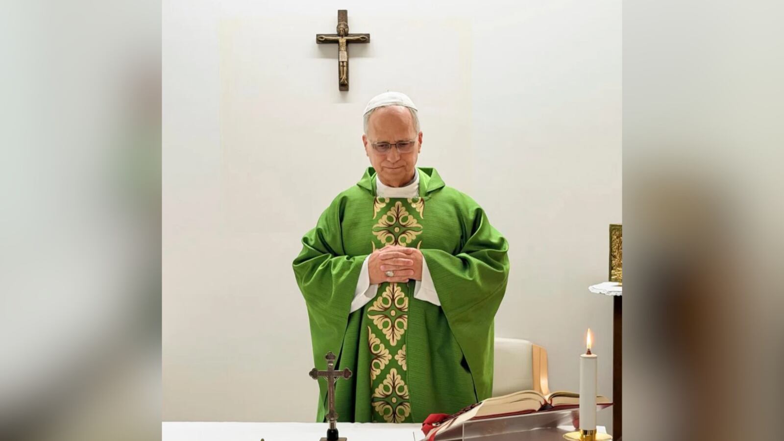 Pope Leo leaves the hospital 4 days after lung cancer surgery