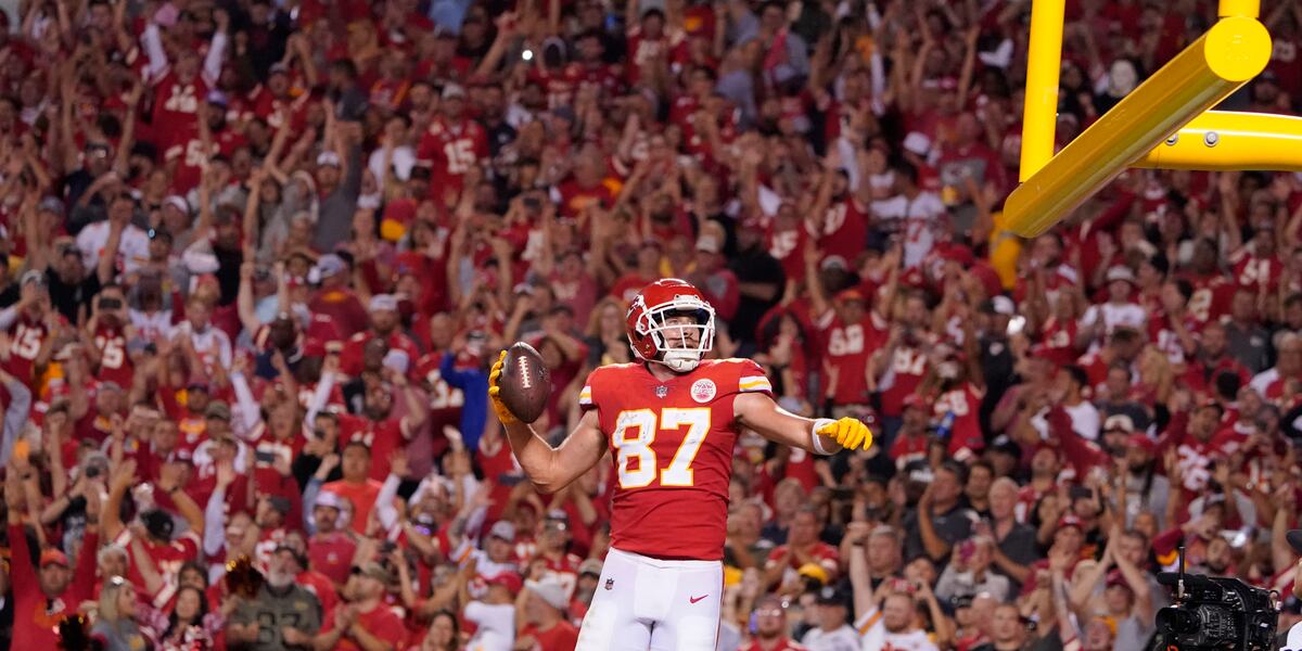 Cheifs Rival Color Chiefs hold on for wild victory over rival Raiders