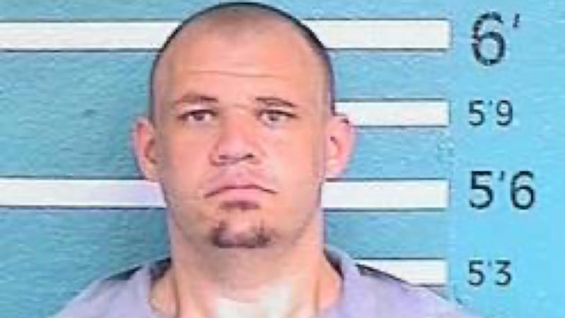 Scott Littlejohn Benton County, Mo., deputies search for man considered armed and dangerous