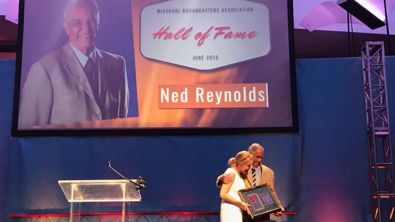 Legendary sportscaster Ned Reynolds inducted into Missouri Broadcasters